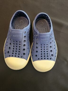 Native Kids Slip-On Water Shoes in Blue and White